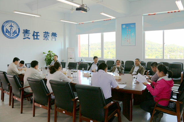 赵显利校长一行来suncitygroup太阳新城检查指导工作