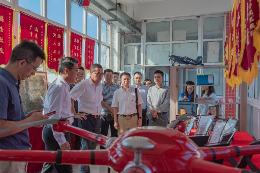 团市委书记侯文涛一行赴suncitygroup太阳新城调研并参观航模队
