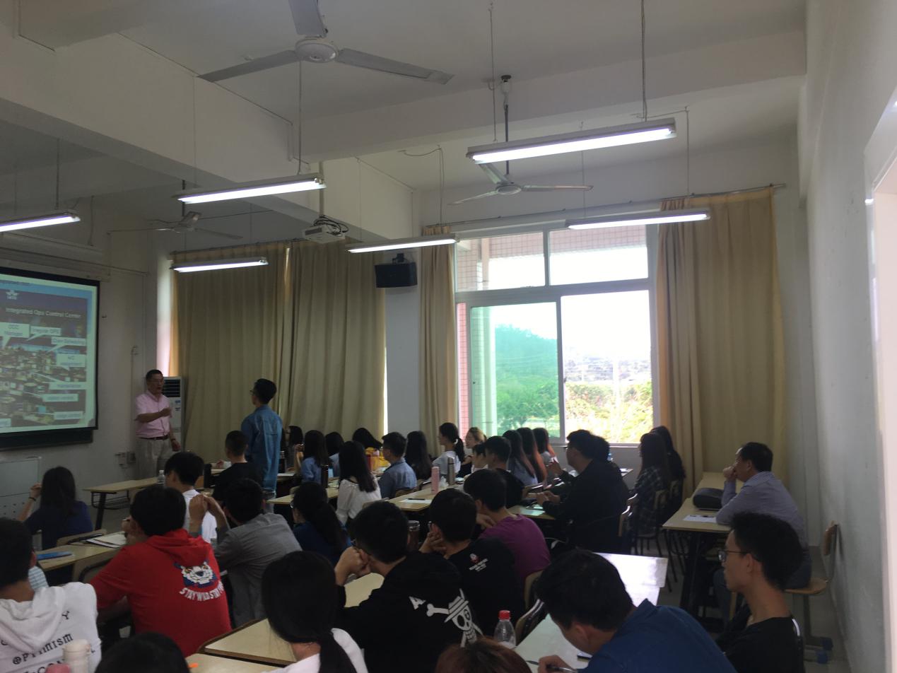 【航院团学】航院领导老师深入课堂查课 检查新学期教学工作