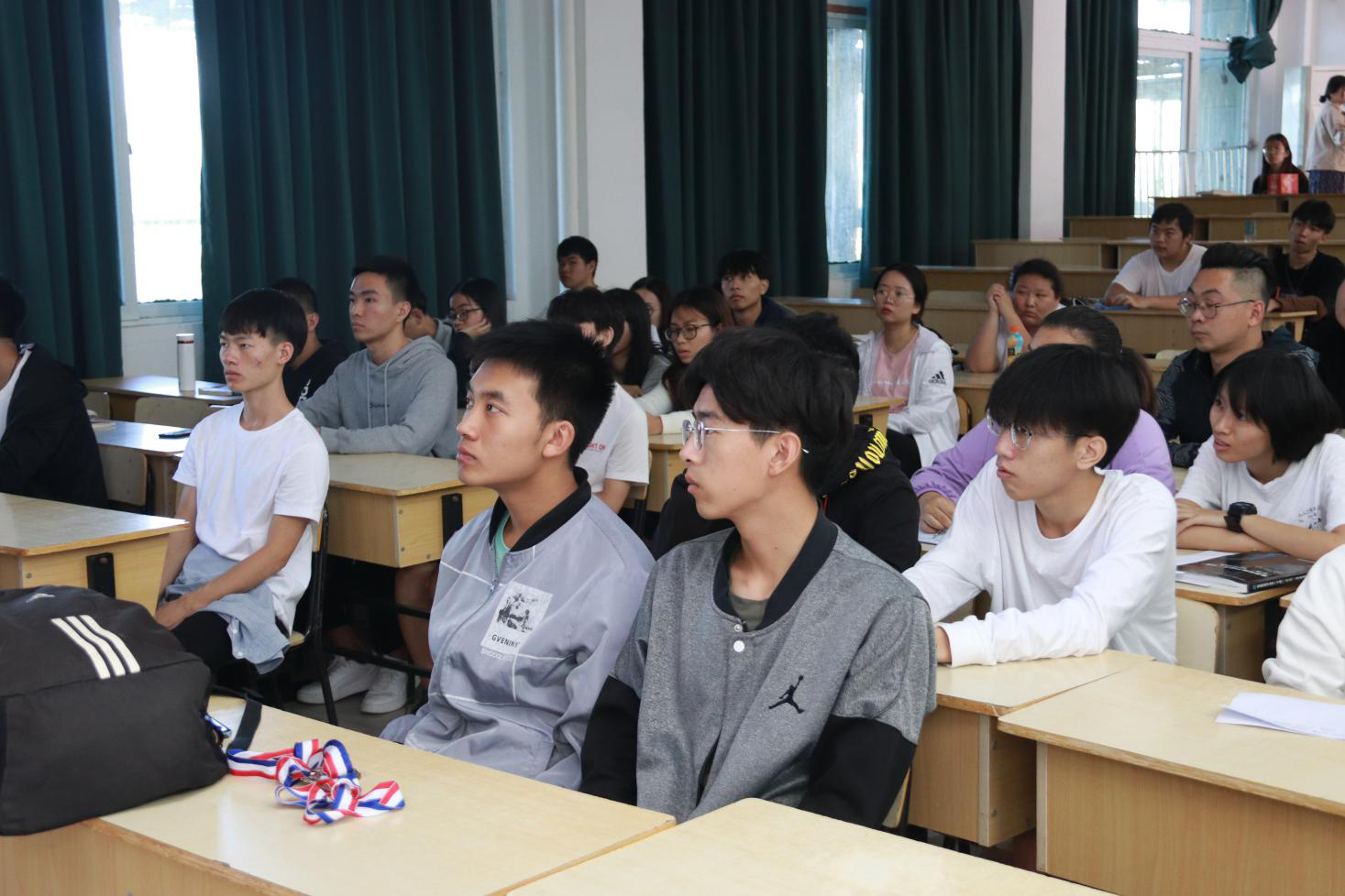 整装出发 | suncitygroup太阳新城召开第十四届校运会动员大会