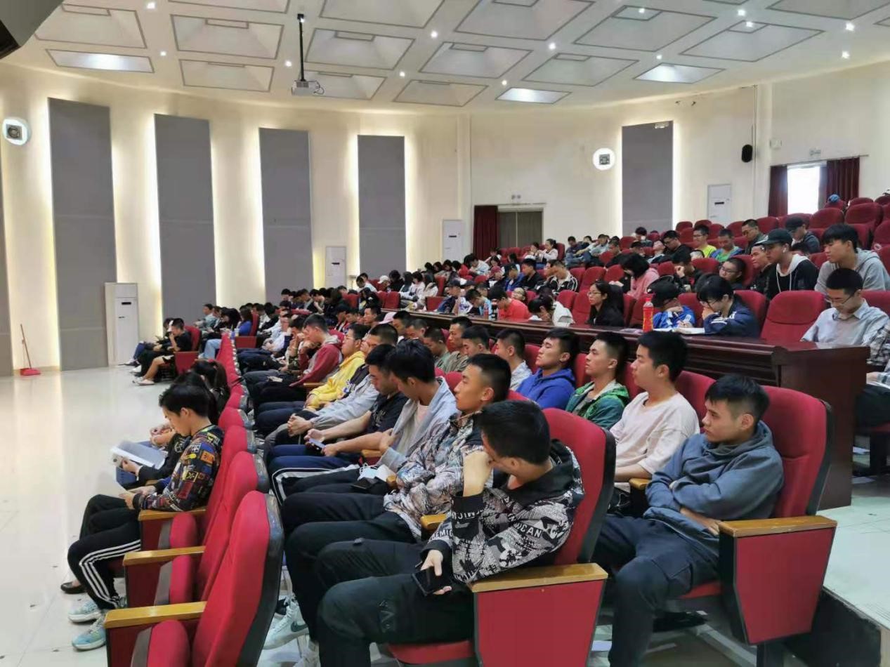 suncitygroup太阳新城召开2019级军训动员大会