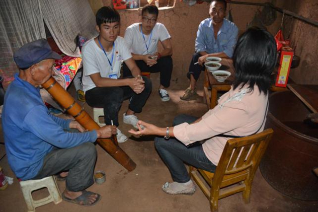 轻风捎问候，甘泉润心田——航梦义支队探望贫困老人及困难住户