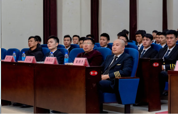 从“天”而降！南航飞行员空乘见面交流会来了