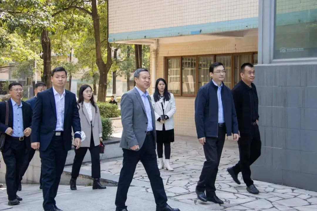 校企携手谱新篇，海南航空学校来校交流访问