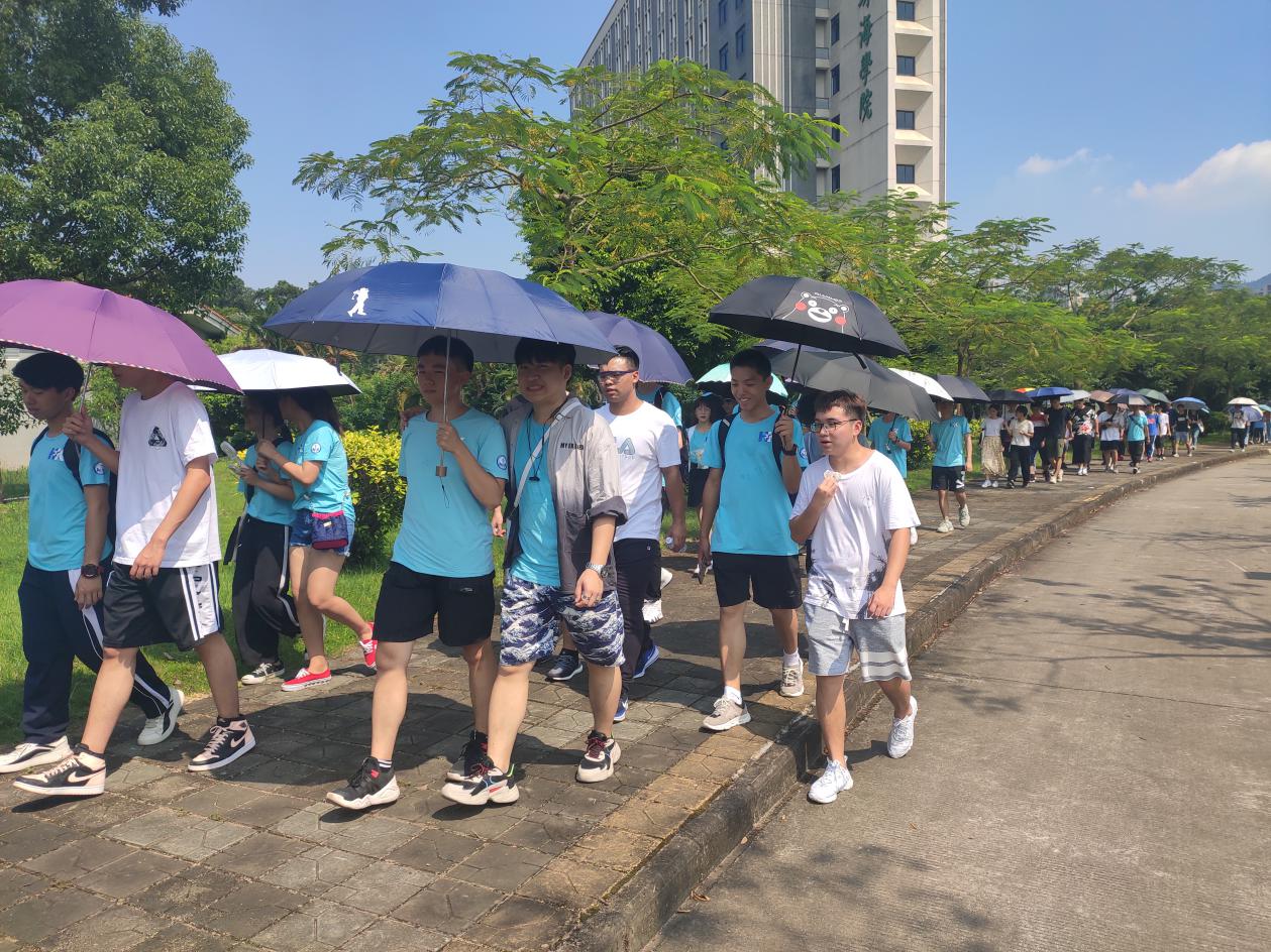 suncitygroup太阳新城组织2019级新生开展校园参观活动