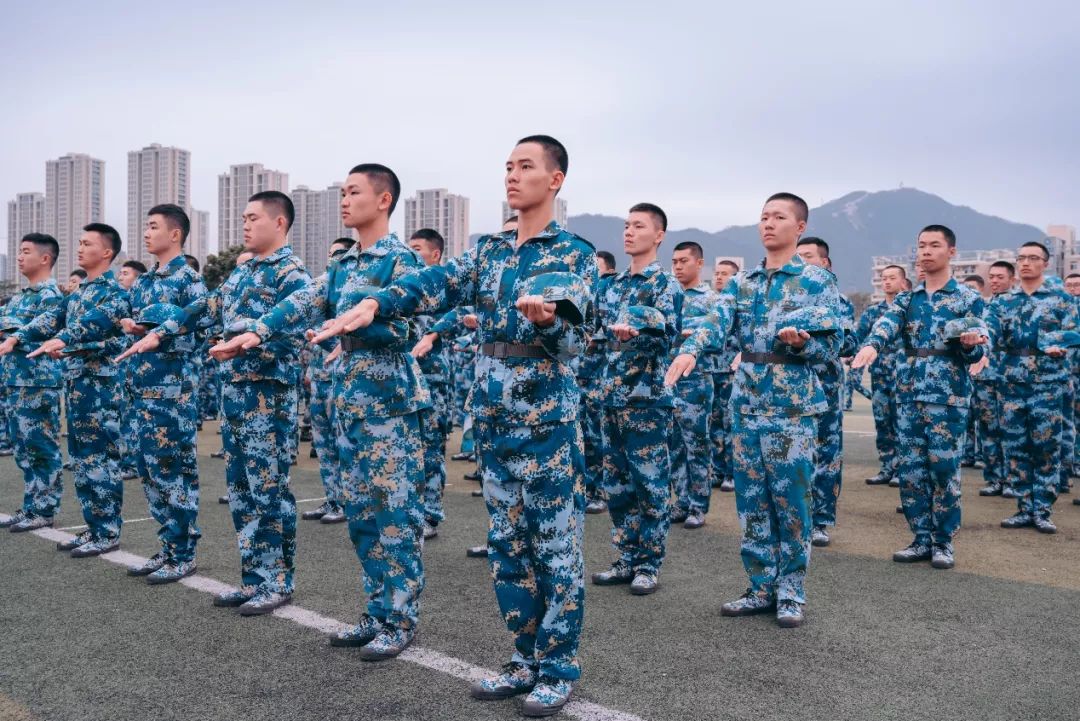八营第一！suncitygroup太阳新城2019级军训学员获军容风纪检查第一名
