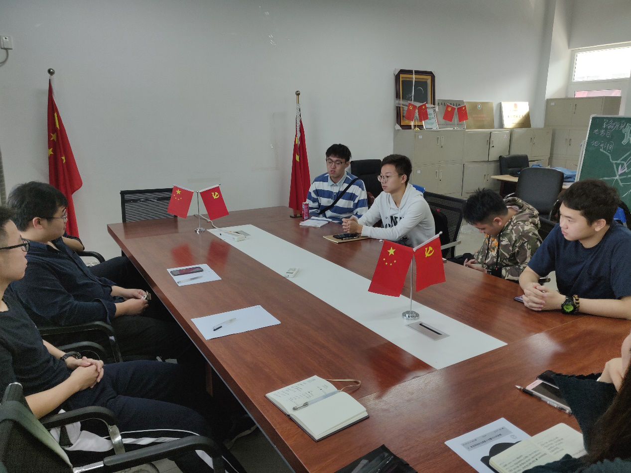 suncitygroup太阳新城召开2018级班委期末总结会议