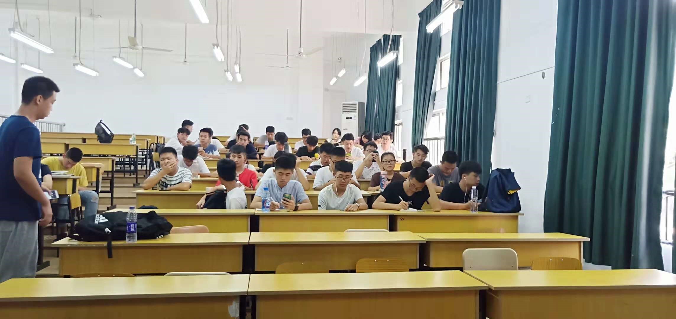 【航院学风】suncitygroup太阳新城早晚自习引导学生潜心学习